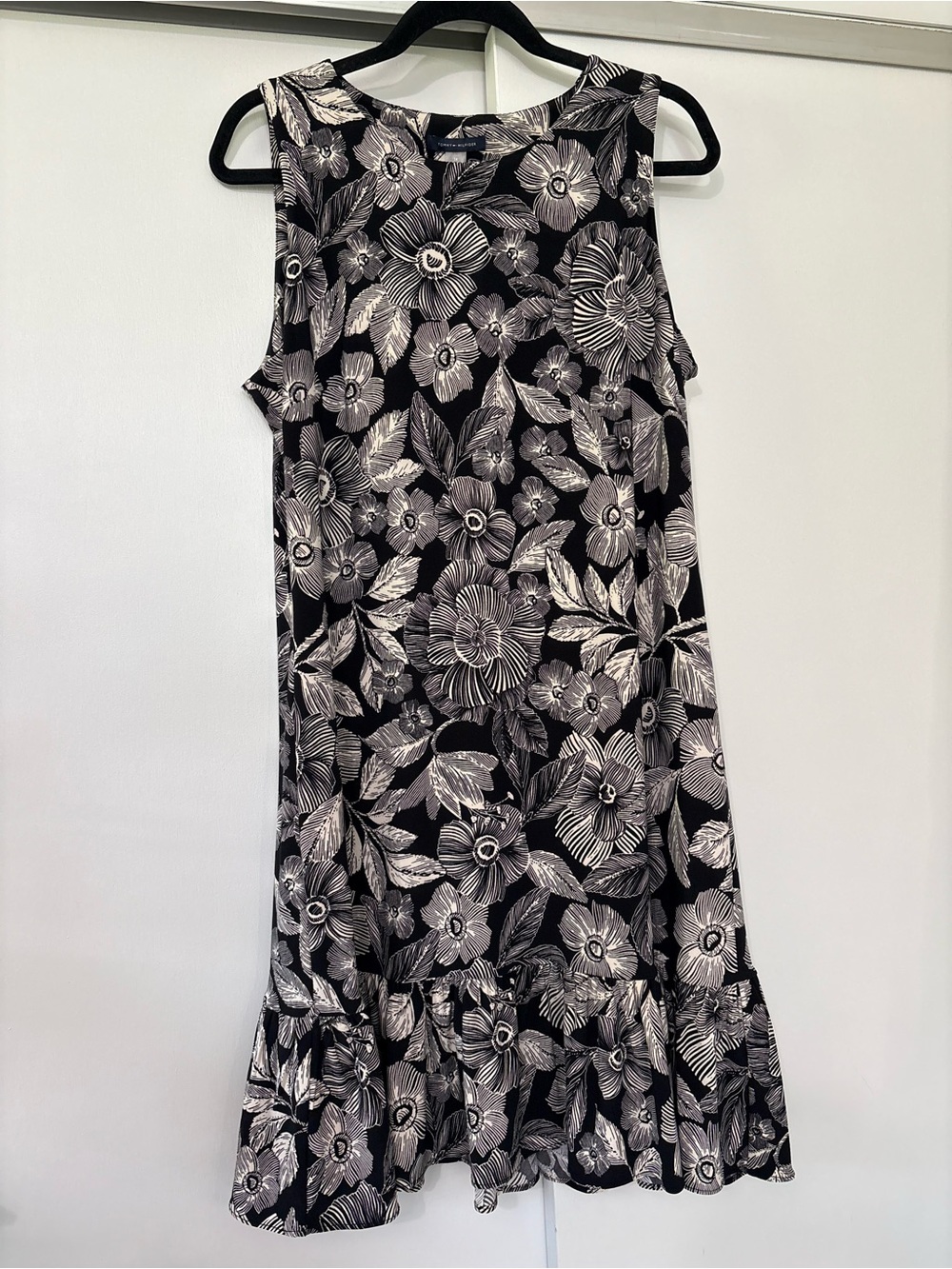 NWT Tommy Hilfiger size 14 Sleeveless Black & White Floral Swing Mini Dress